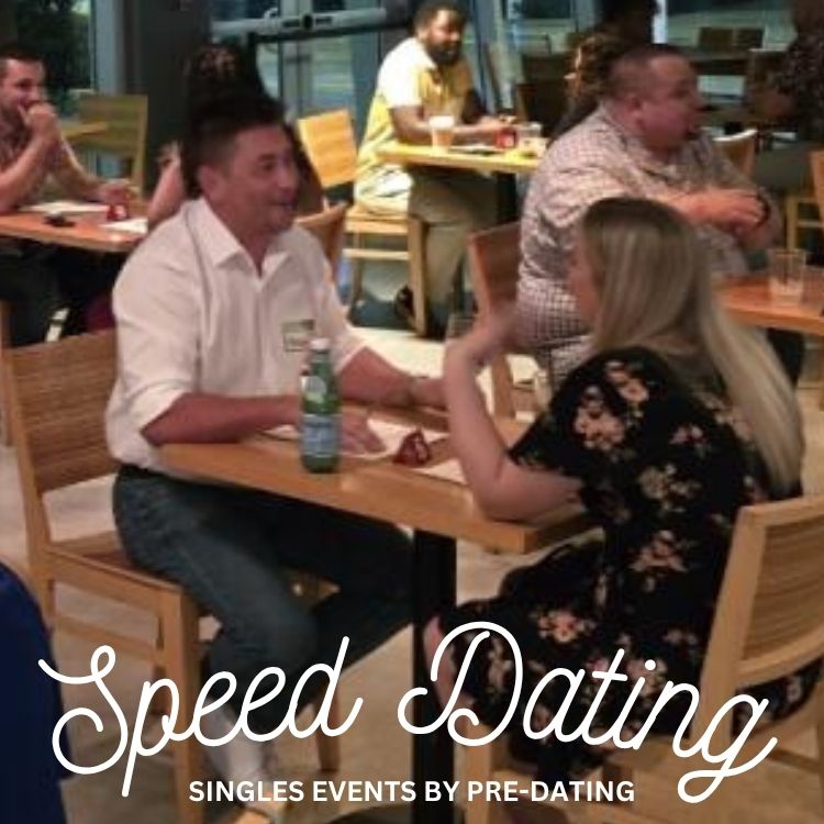 Phoenix attendees of Speed Dating in Arizona enjoying the event!